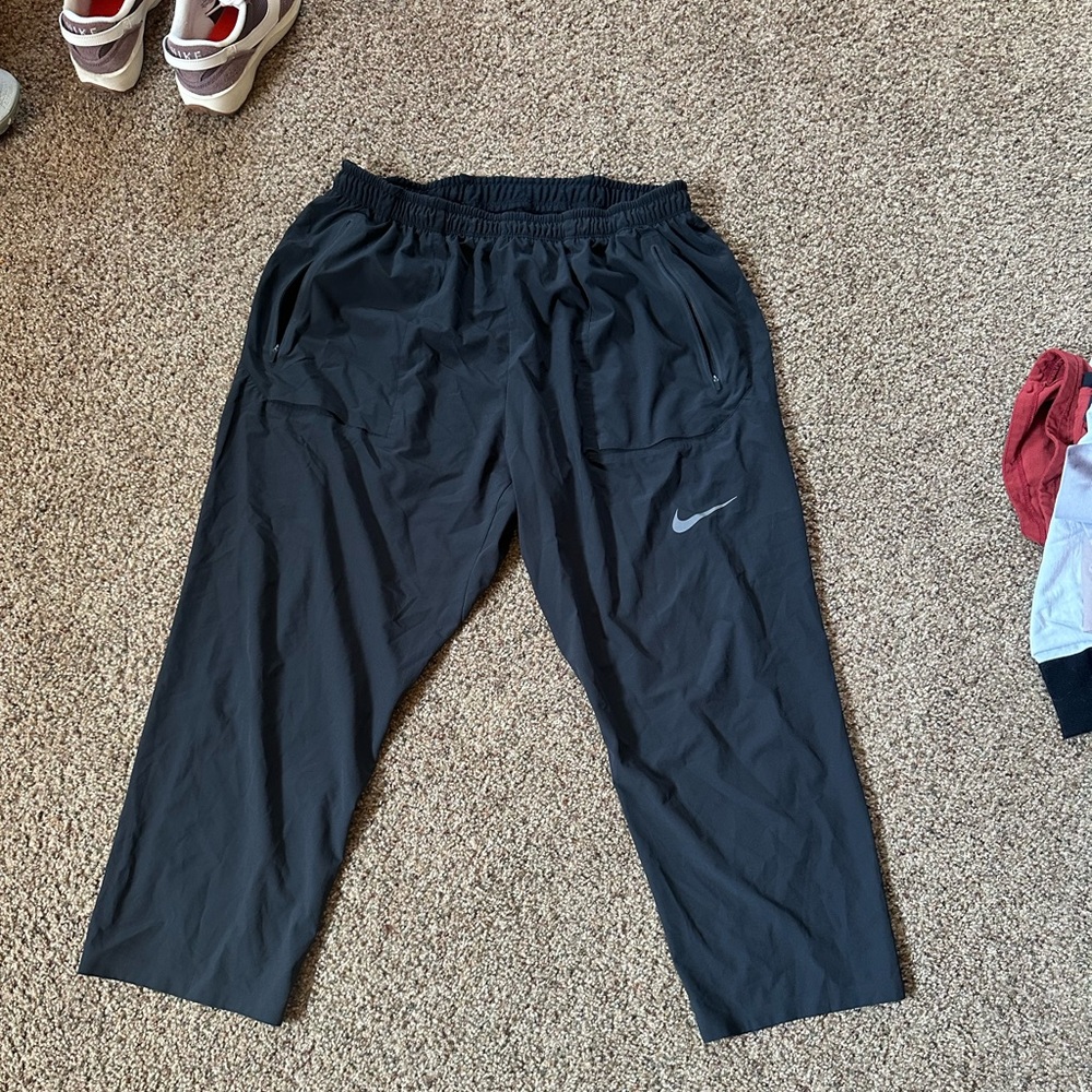 XXL Nike Lightweight Cropped Joggers Black